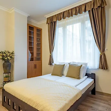 Pozsonyi By Stn Apartment *
