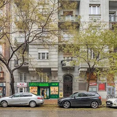 Pozsonyi By Stn * Budapest